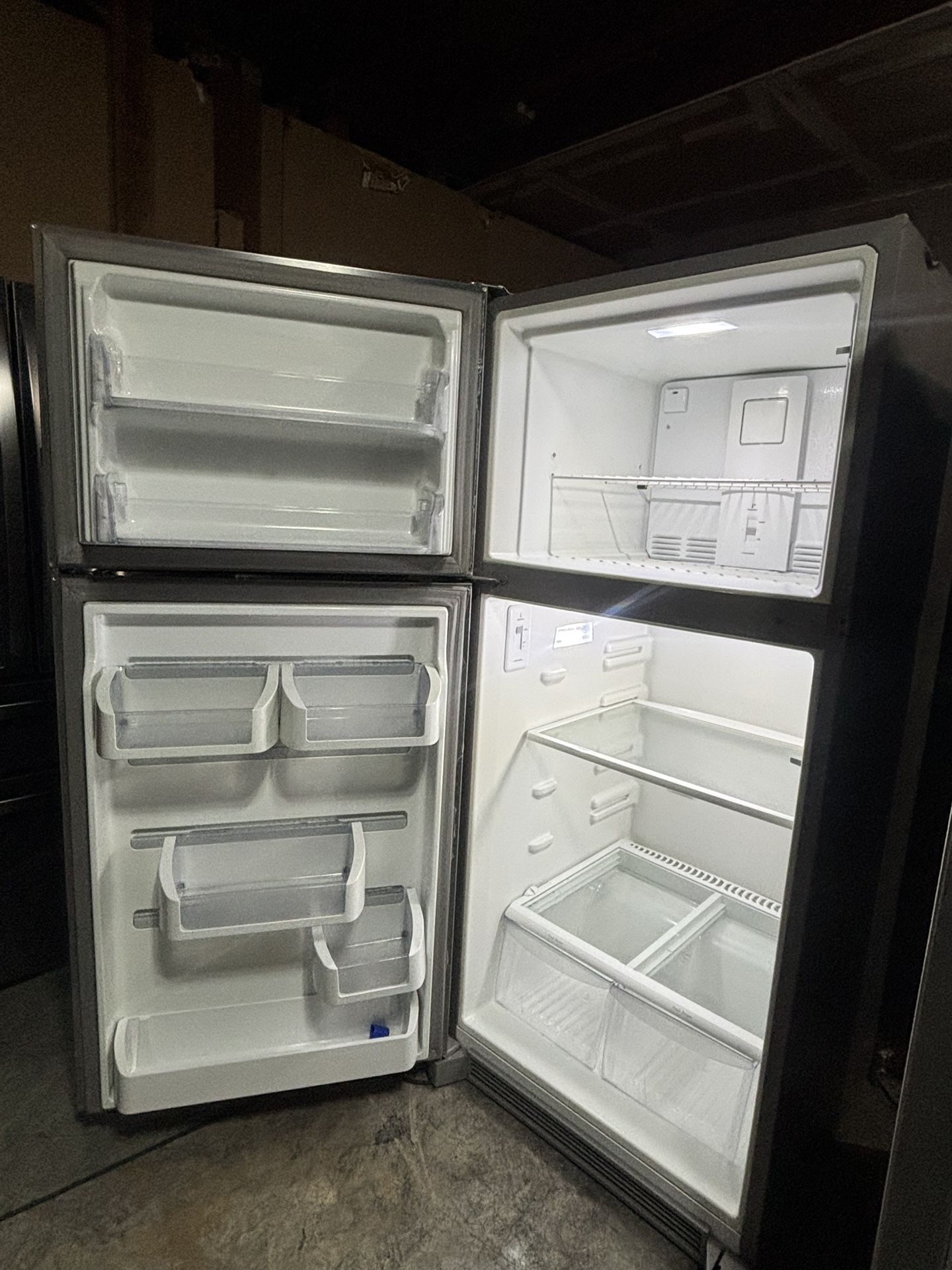Frigidaire Top Freezer Refrigerator