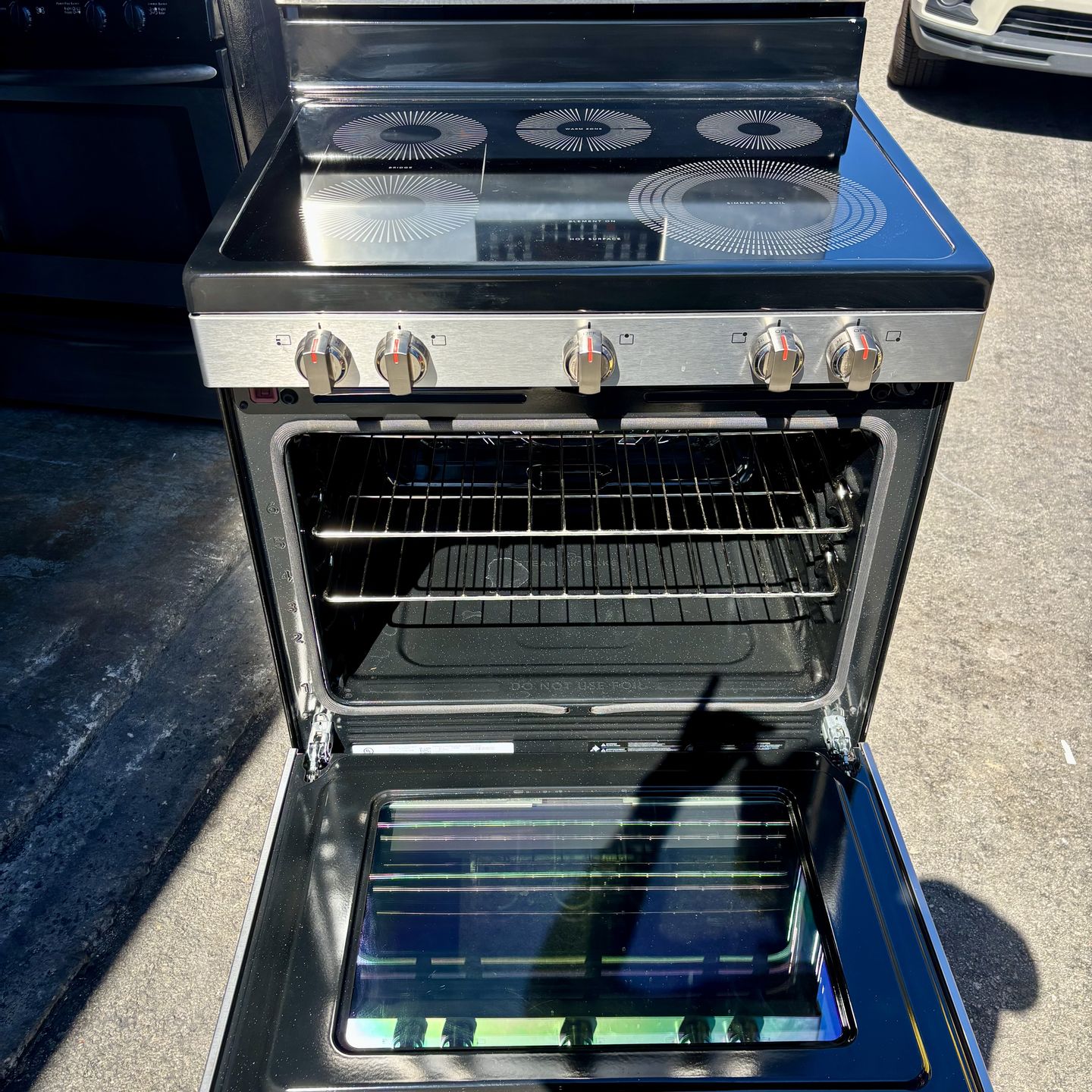 New Frigidaire 30" Electric Range