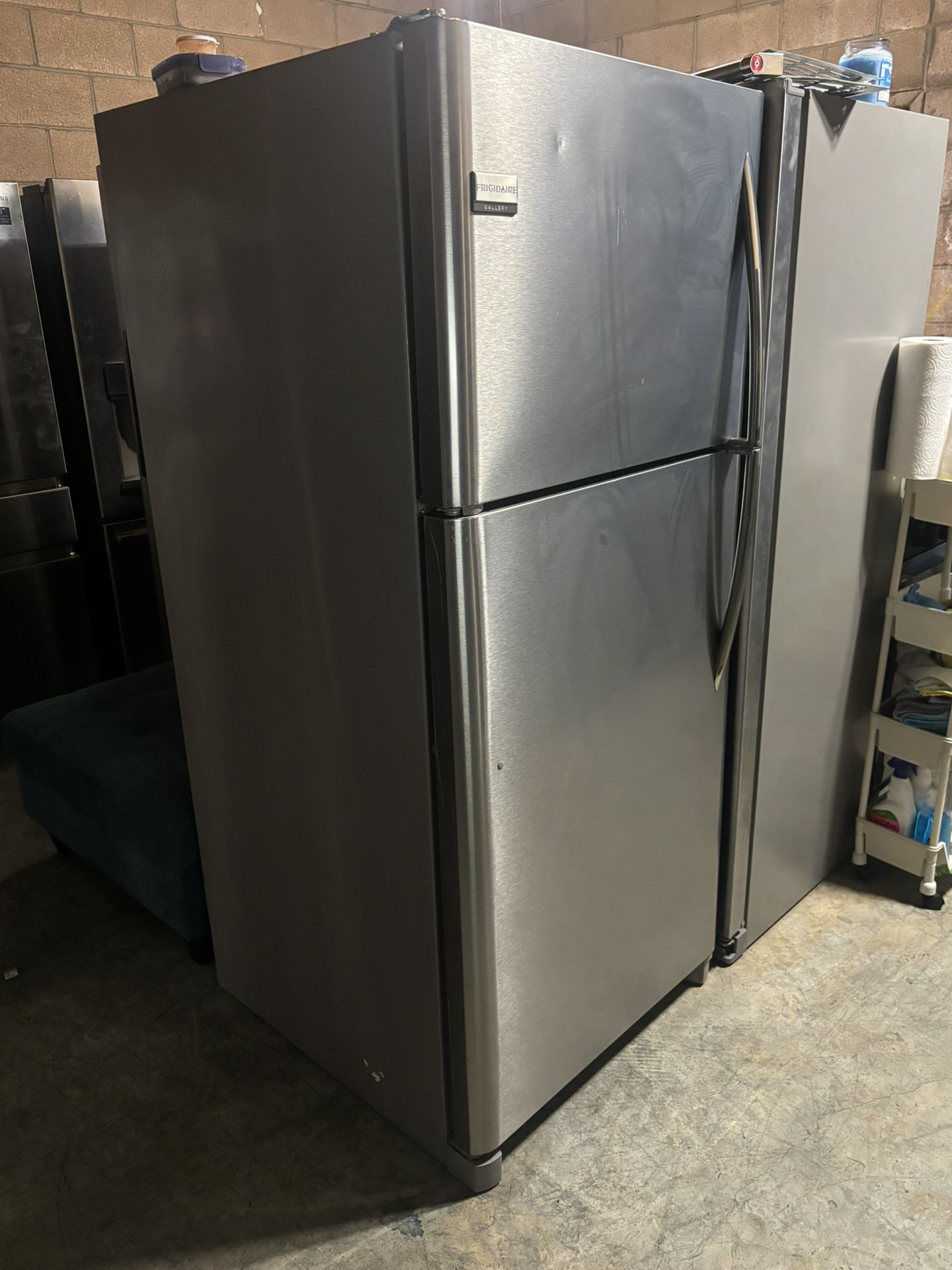 Frigidaire Top Freezer Refrigerator