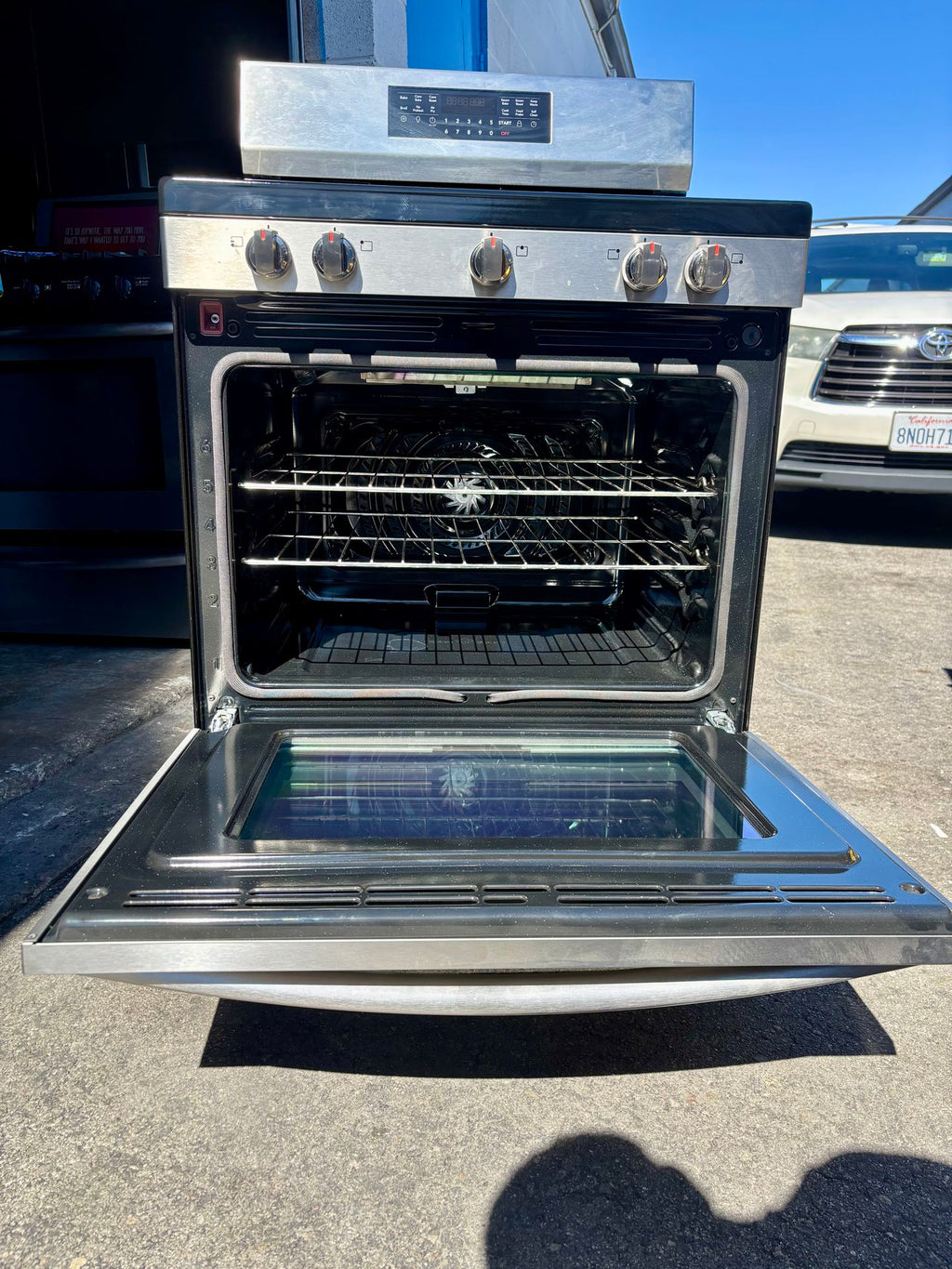 New Frigidaire 30" Electric Range